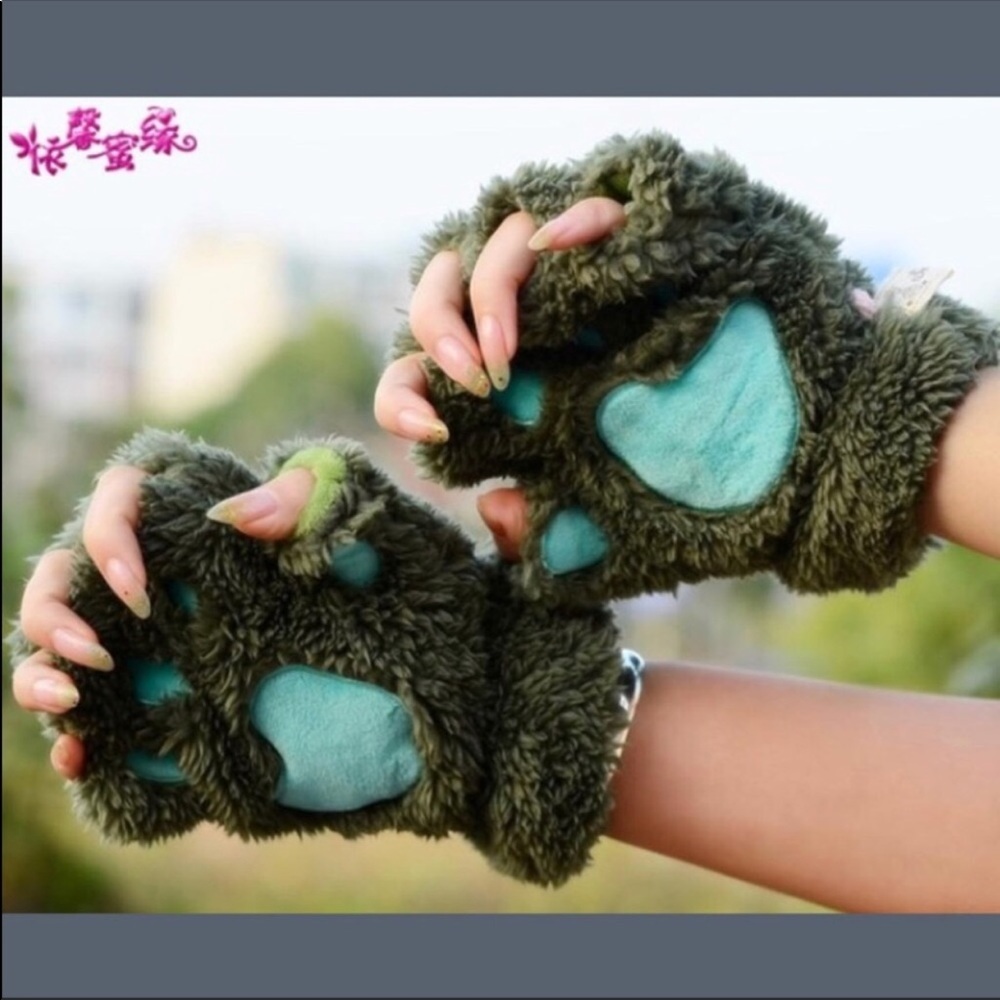 Army Green Plush Hobo Paw Gloves